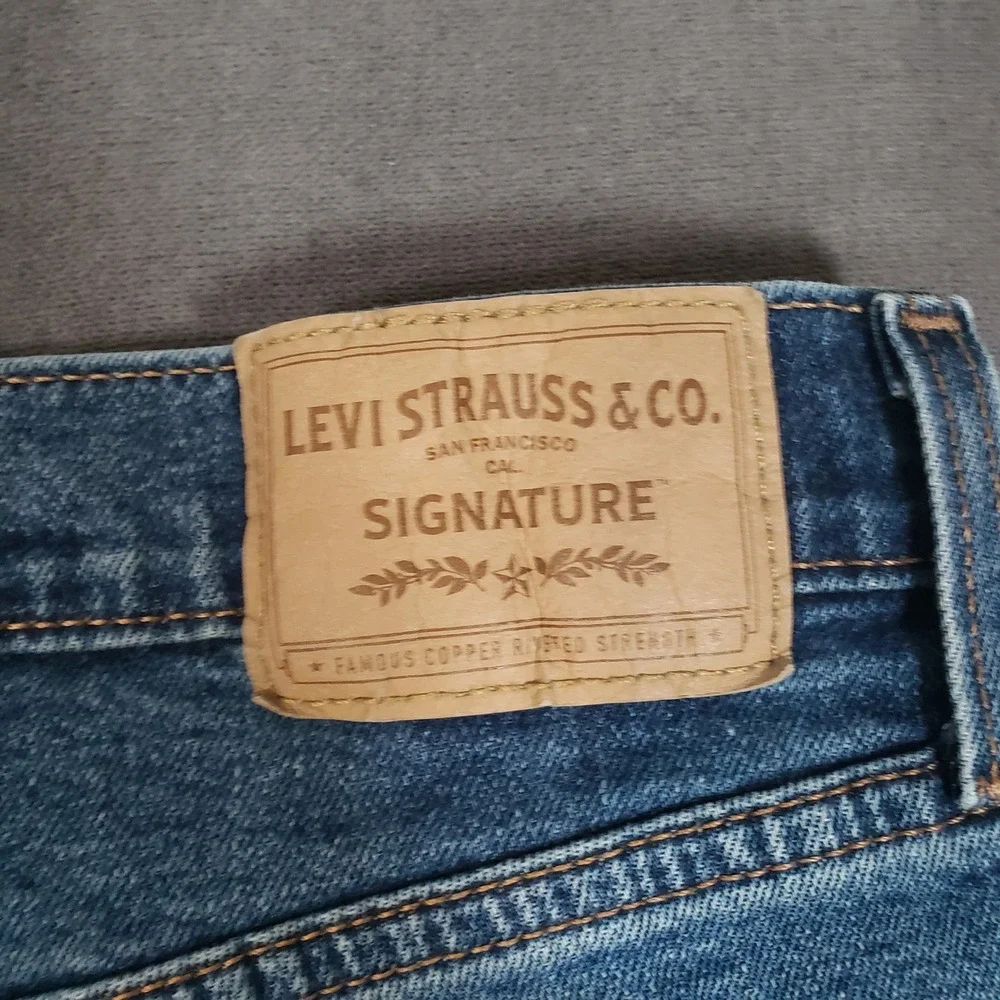 Levi Strauss Signature Relaxed Jeans Mens 36x30 Blue Medium Wash Denim